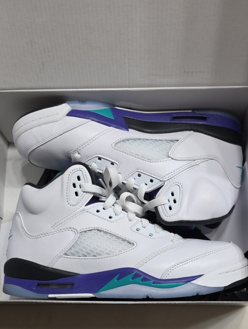 JORDAN RETRO 5    White Basketball Sneakers with Purple & Teal Accents